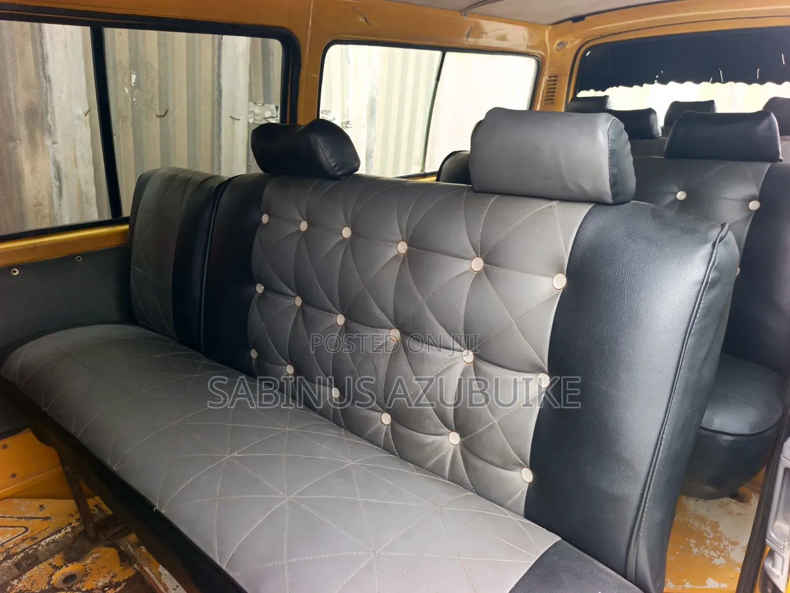 Toyota HiAce 2000 Yellow