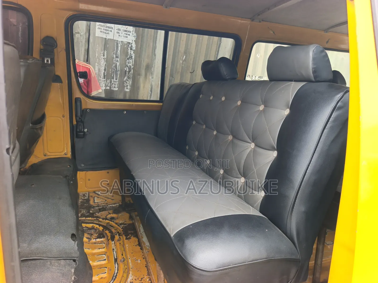 Toyota HiAce 2000 Yellow