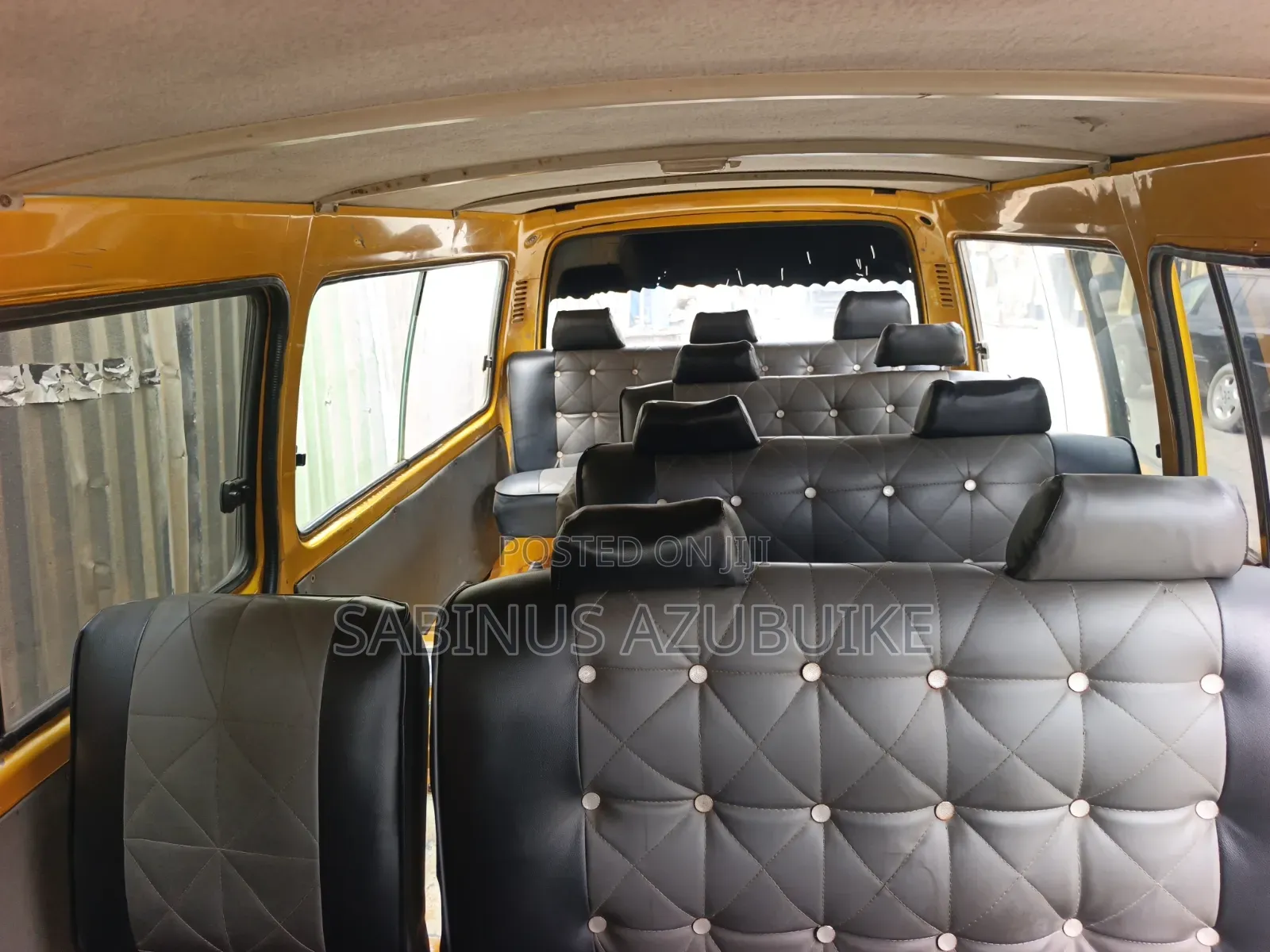 Toyota HiAce 2000 Yellow