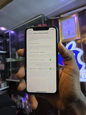 New Apple iPhone XR 64 GB Black