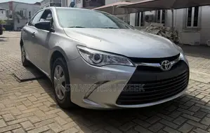 Toyota Camry 2017 Silver