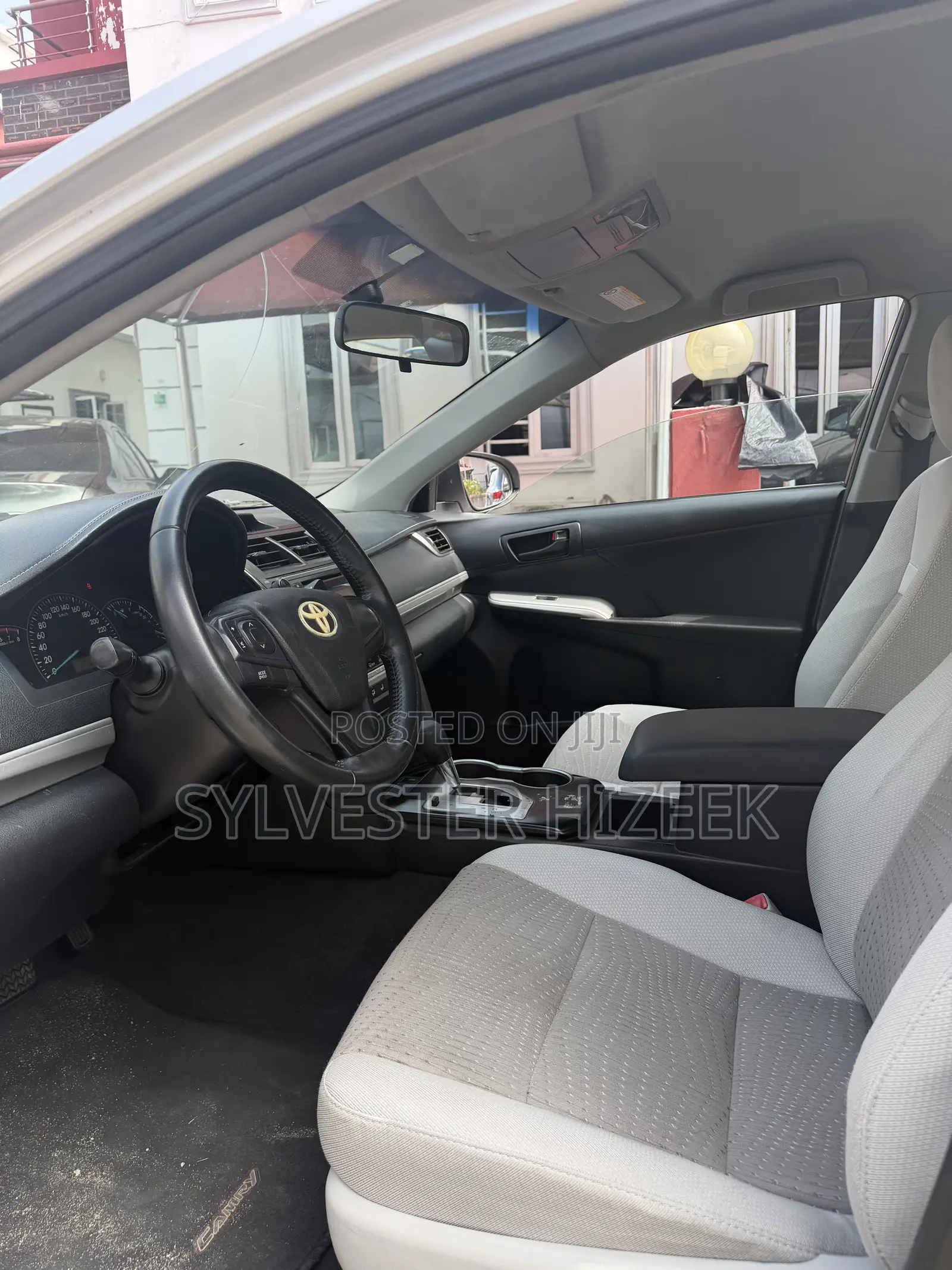Toyota Camry 2017 Silver