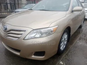 Toyota Camry 2011 Gold