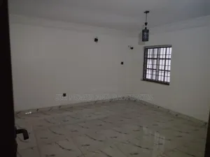 3bdrm Block of Flats in Zim Homes And, Area 1 for rent