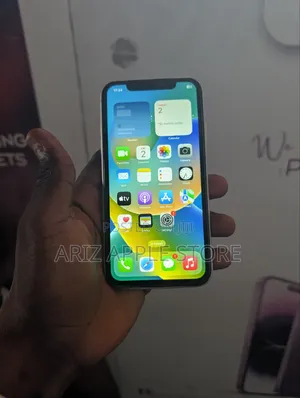 Apple iPhone XR 128 GB White