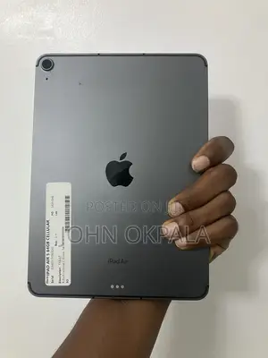Apple iPad Air (2022) 64 GB Beige