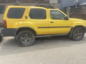 Nissan Xterra XE 4x4 2002 Yellow