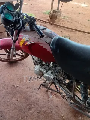 TVS HLX 125 2020 Red