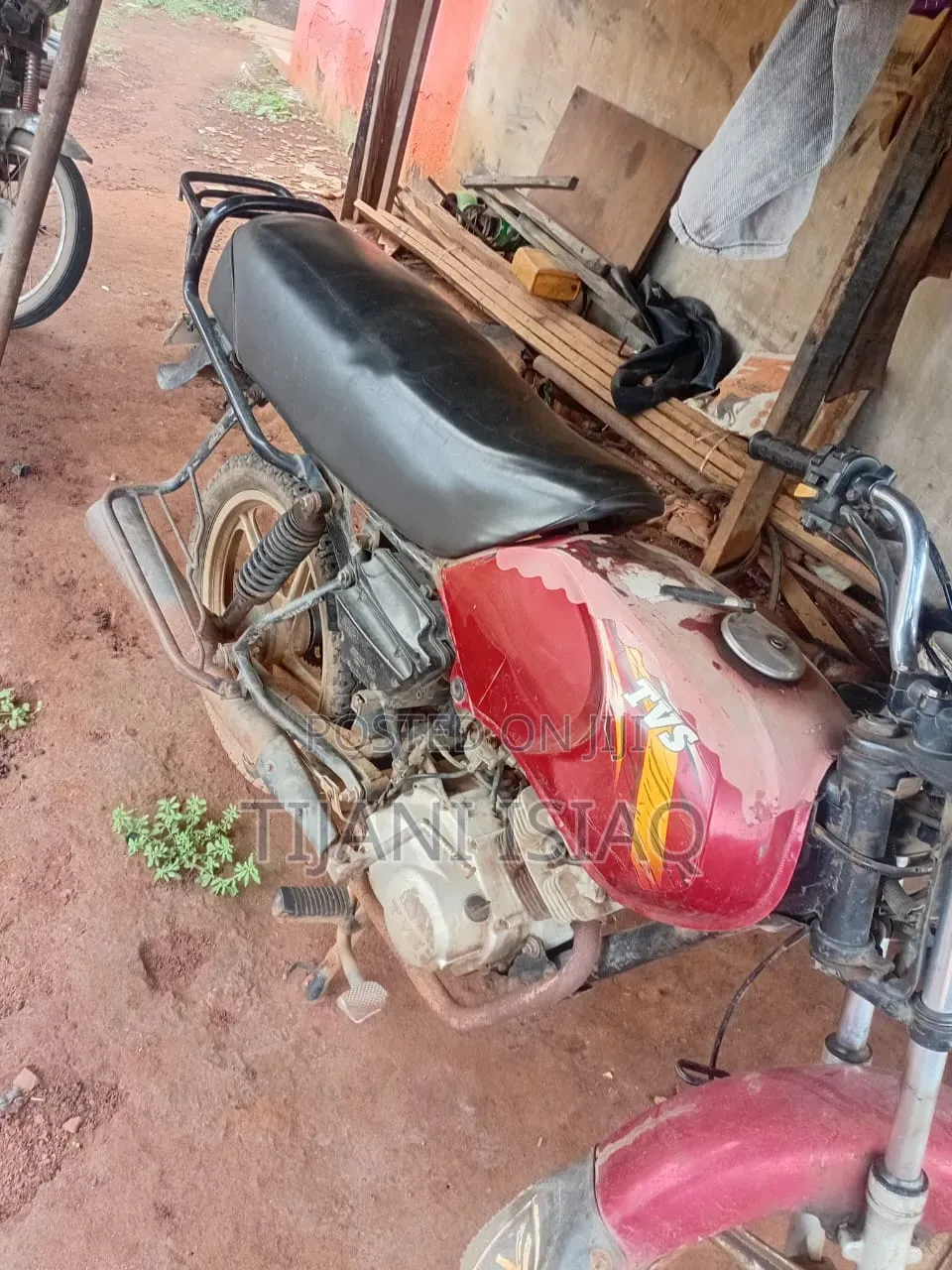 TVS HLX 125 2020 Red
