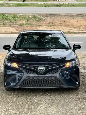 Toyota Camry SE FWD (2.5L 4cyl 8AM) 2018 Green