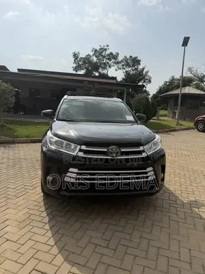 Toyota Highlander XLE 4x4 V6 (3.5L 6cyl 8A) 2018 Black