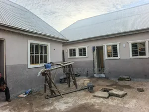 1bdrm Bedsitter in Dutse Tipped Over for rent