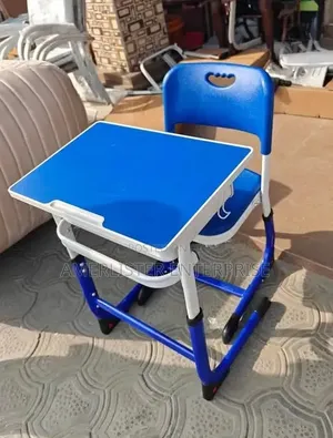 Quality Student Reading Table and Chairs