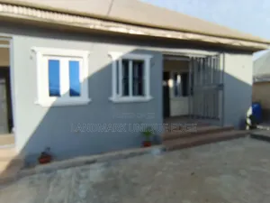 1bdrm Bedsitter in Bmupma Road, Dutse-Alhaji for rent