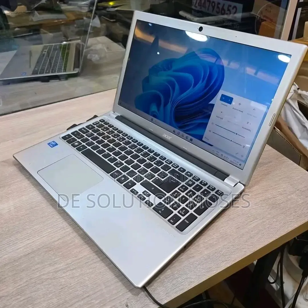 Laptop Acer Aspire 5 6GB Intel Core i3 HDD+SSD 500GB