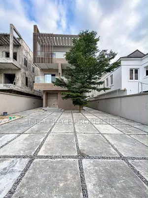 5bdrm Duplex in Lekki Phase 1 for sale