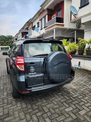 Toyota RAV4 2011 Green