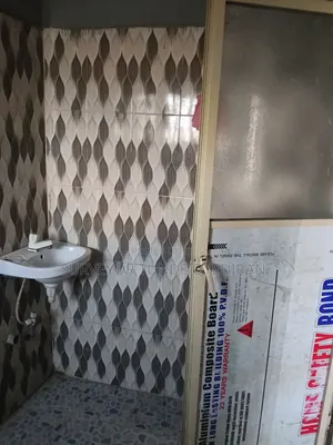 Mini Flat in Peace Estate, Abi for rent