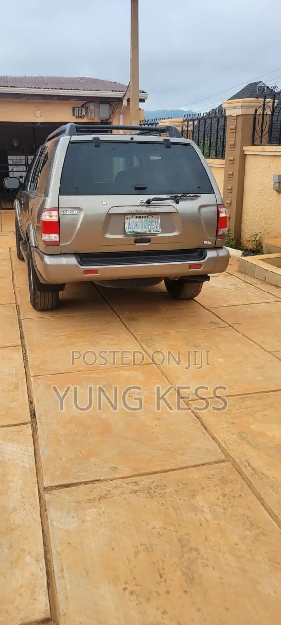 Nissan Pathfinder 2003 Silver