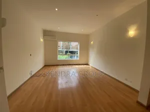 3bdrm Block of Flats in Banana Island for rent