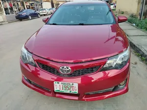 Toyota Camry SE V6 4dr Sedan (3.5L 6cyl 6A) 2012 Red
