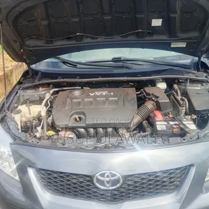 Toyota Corolla LE 4dr Sedan (1.8L 4cyl 4A) 2010 Gray