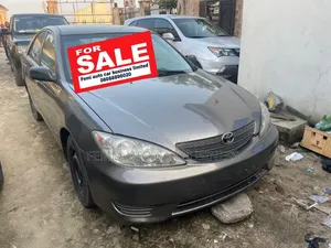 Toyota Camry 2005 Gray