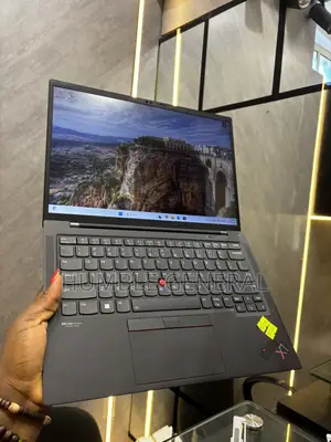 Laptop Lenovo ThinkPad X1 Carbon 16GB Intel Core Ultra 7 SSD 512GB