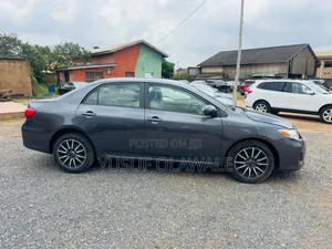 Toyota Corolla 2011 Gray