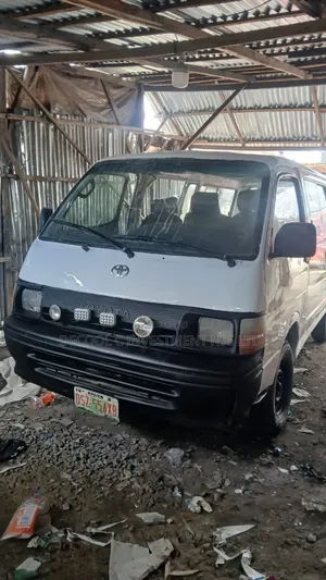 Toyota HiAce 2012 White