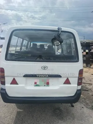 Toyota HiAce 2012 White