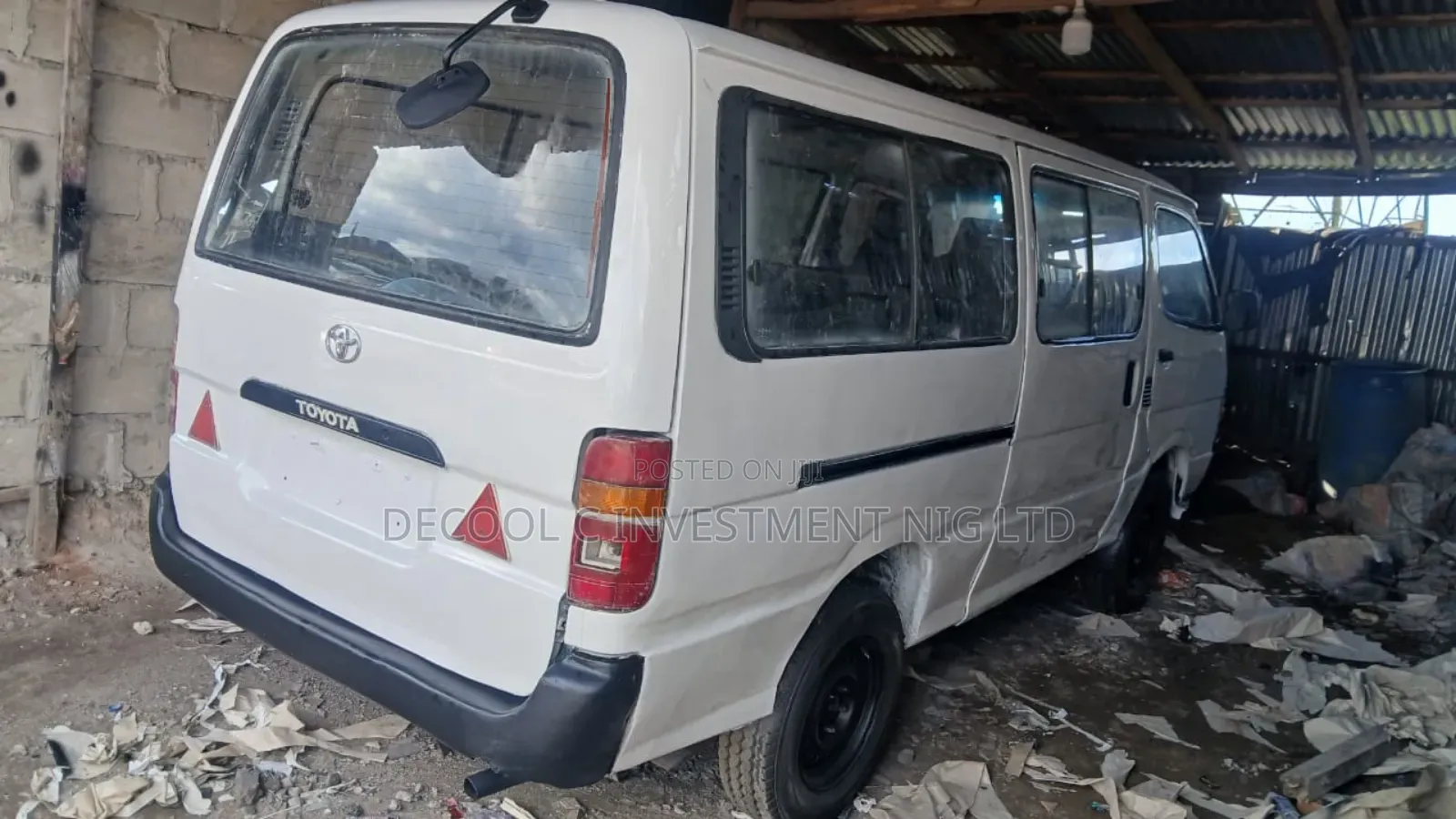Toyota HiAce 2012 White