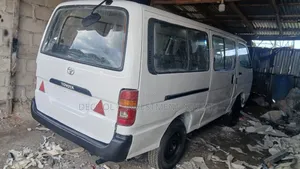 Toyota HiAce 2012 White