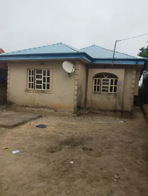 3bdrm Bungalow in Obafemi-Owode for sale