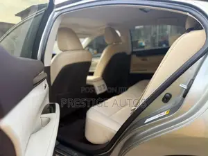 Lexus ES 2017 Silver