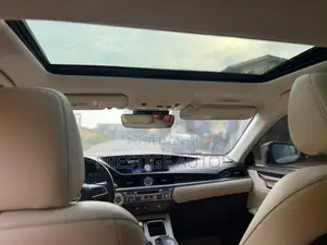 Lexus ES 2017 Silver
