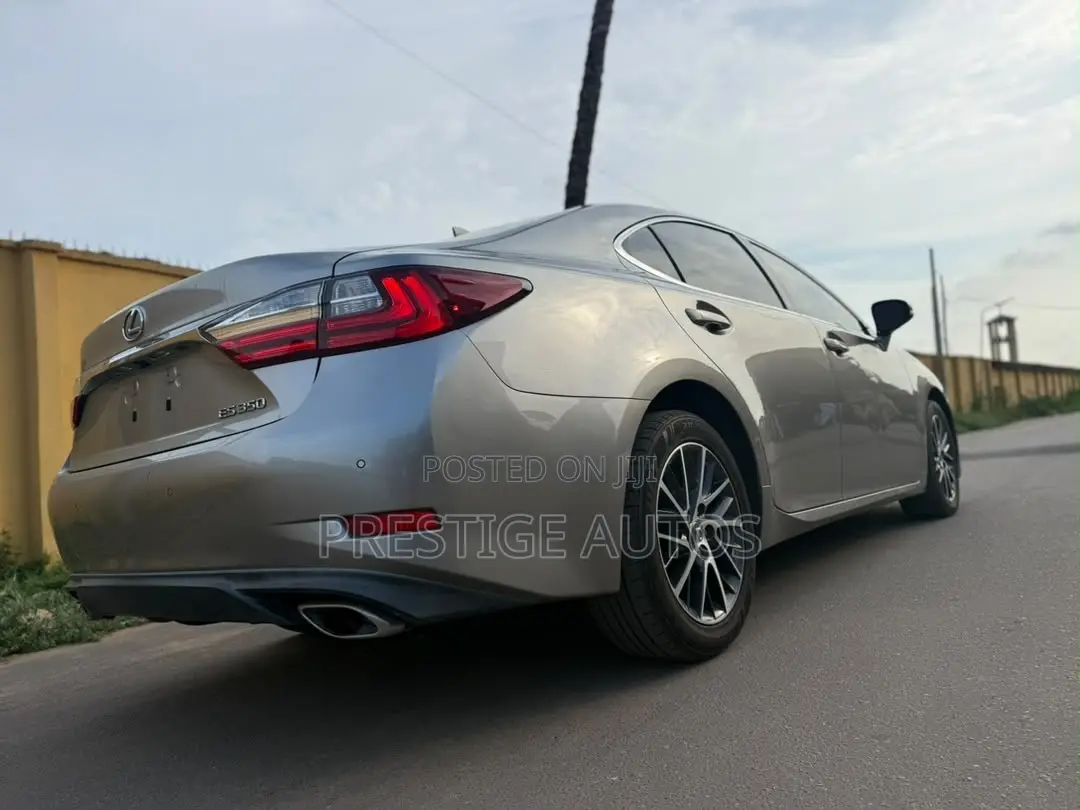 Lexus ES 2017 Silver