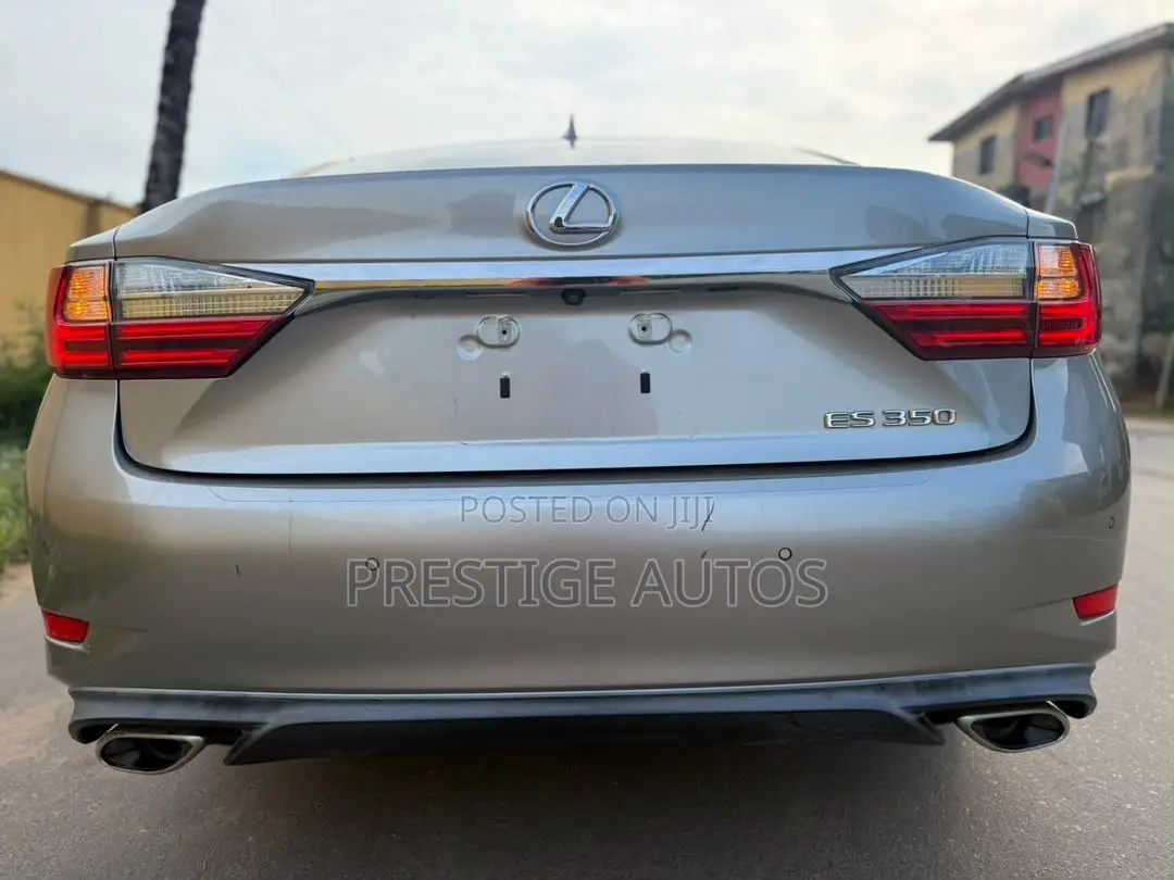 Lexus ES 2017 Silver