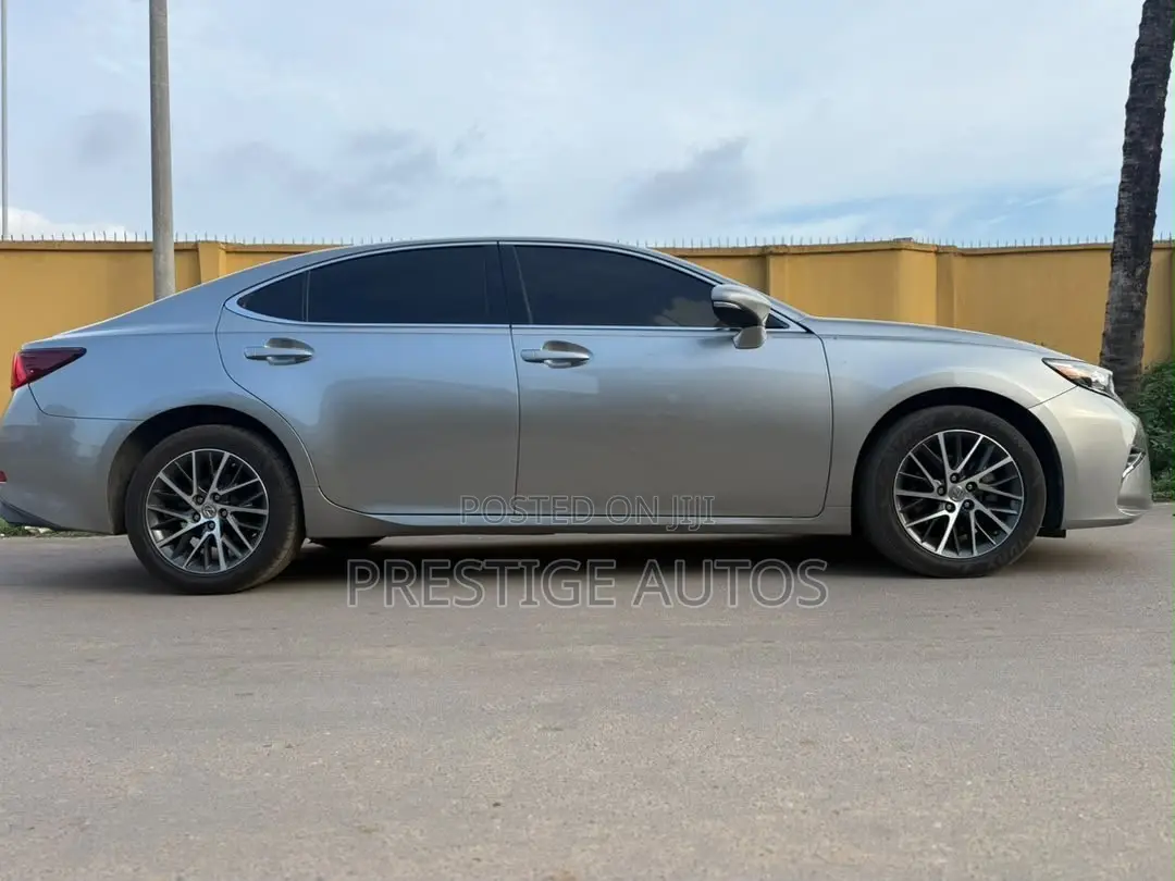 Lexus ES 2017 Silver