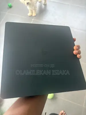 PS4 Slim With Controller