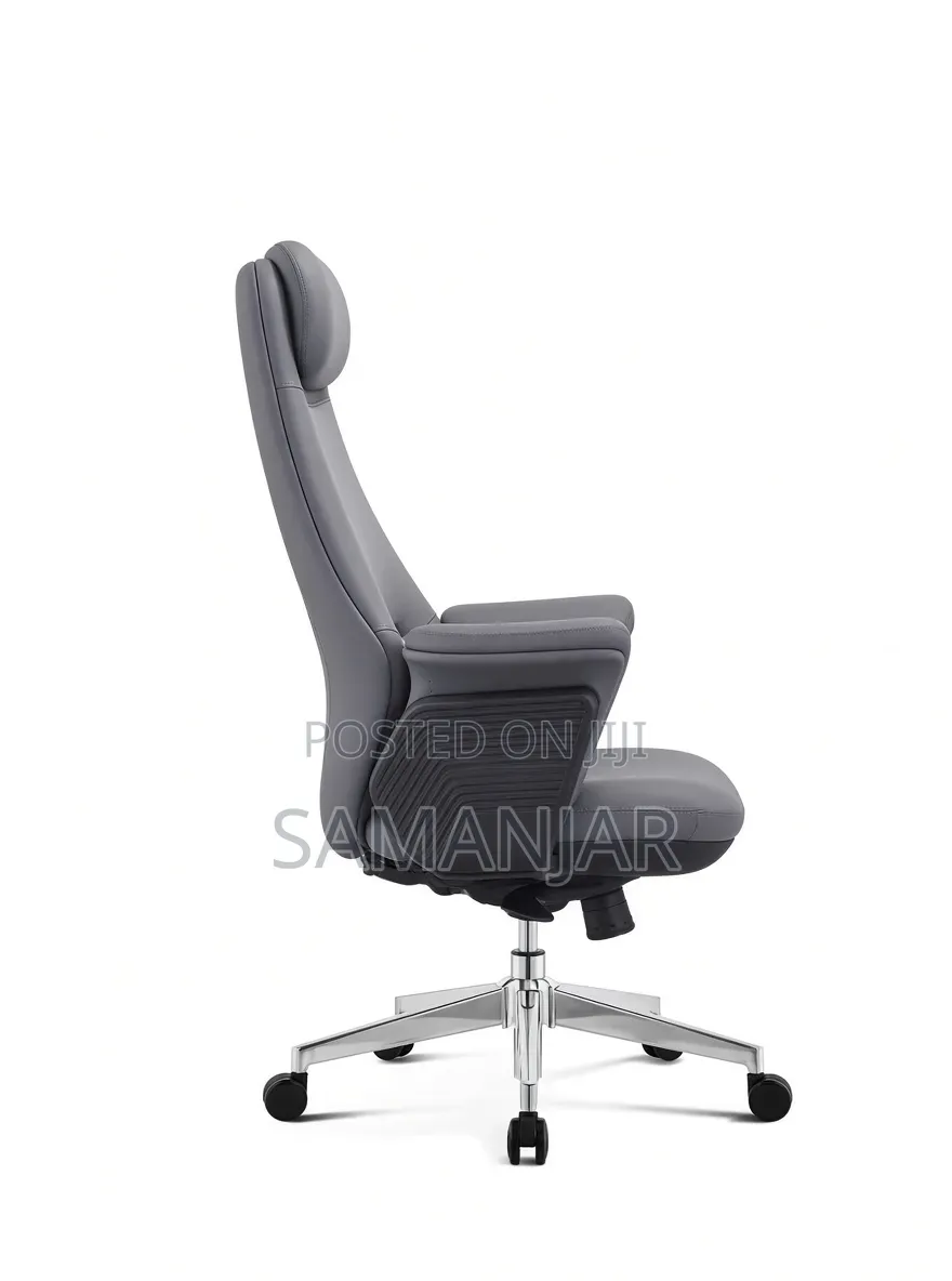 Executive Boss Leather Swivel Office Chair
