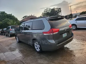Toyota Sienna 2012 Gray
