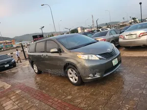 Toyota Sienna 2012 Gray
