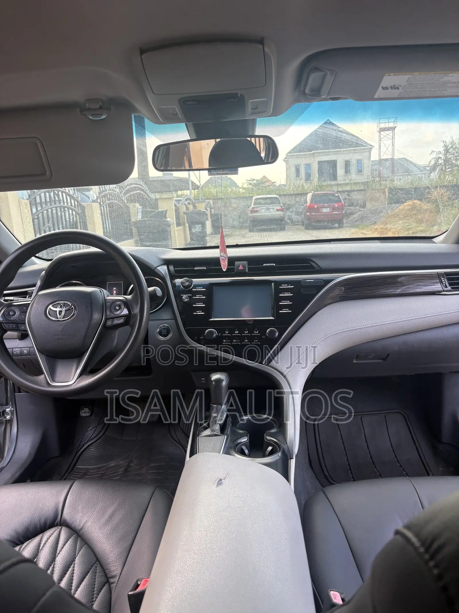 Toyota Camry 2018 Silver