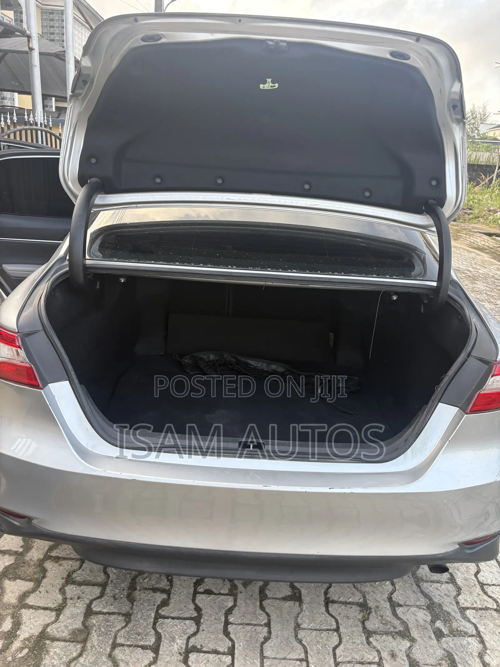 Toyota Camry 2018 Silver
