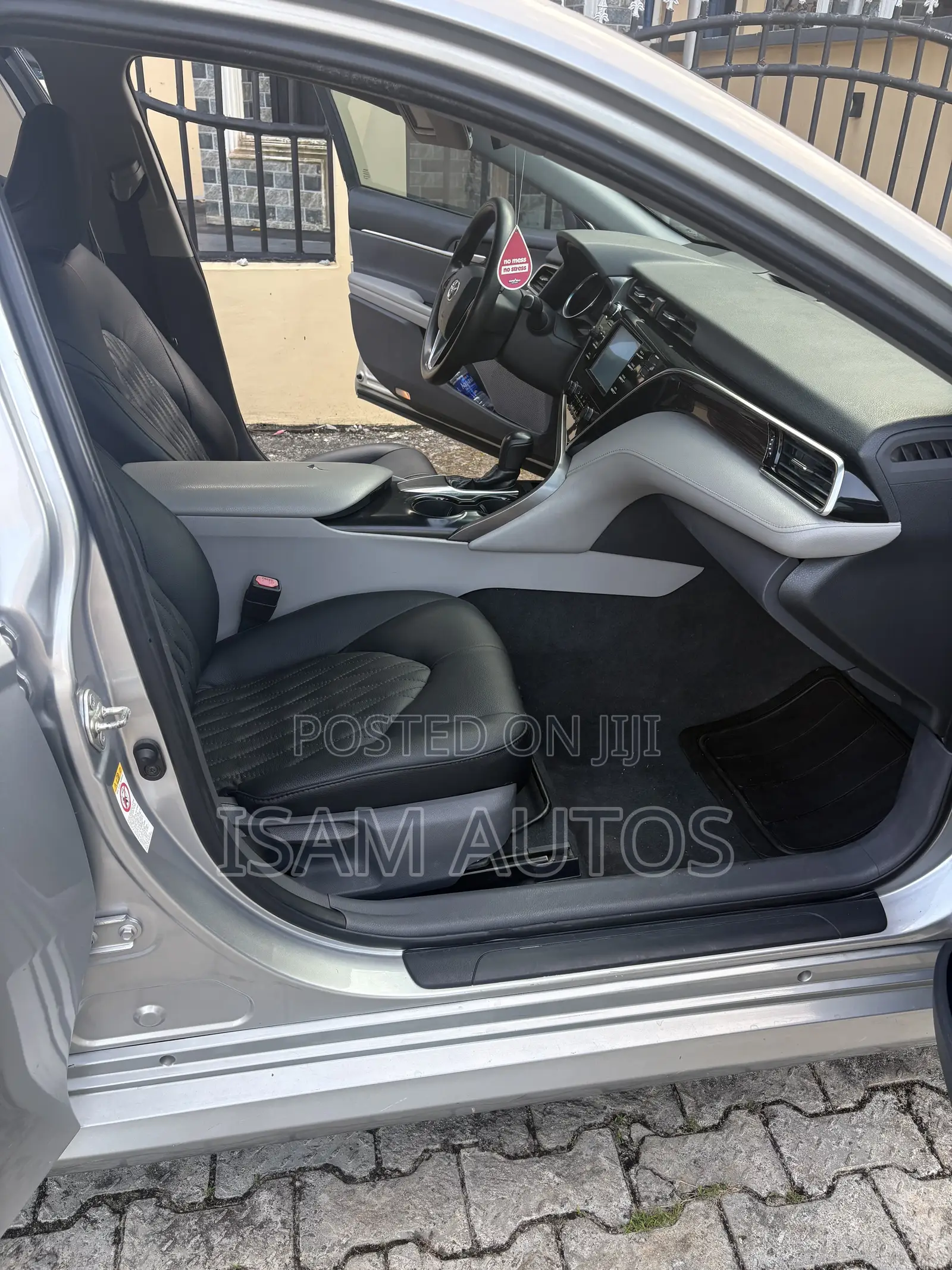 Toyota Camry 2018 Silver