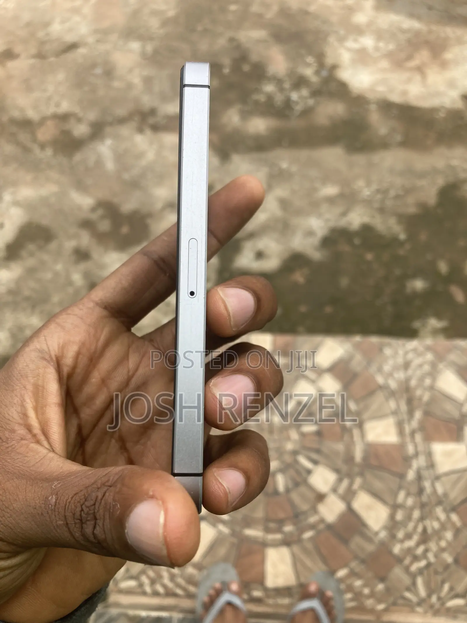 Apple iPhone SE 32 GB Silver