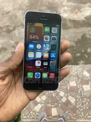 Apple iPhone SE 32 GB Silver