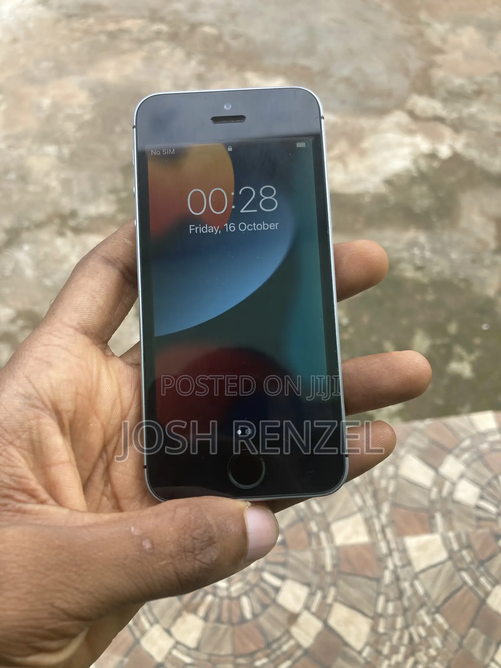 Apple iPhone SE 32 GB Silver