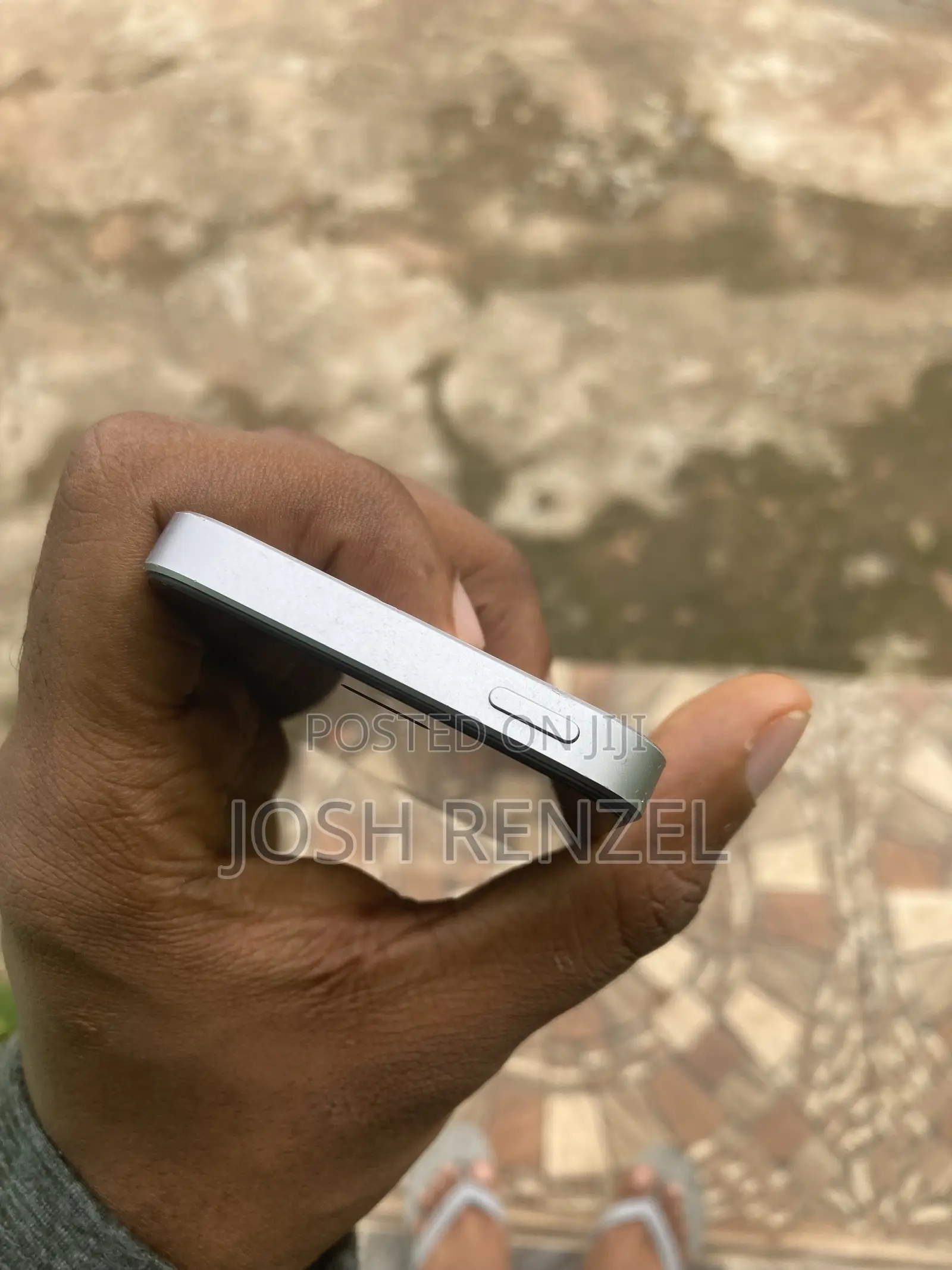 Apple iPhone SE 32 GB Silver